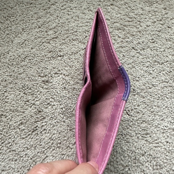 EUC Pebble Leather RFID Slim Wallet - Picture 4 of 7